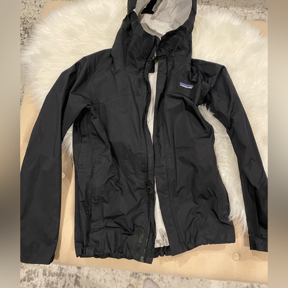 Black Patagonia raincoat size small